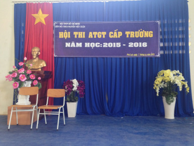 Hội thi tìm hiểu về luật giao thông đường bộ cấp trường năm học 2015 - 2016