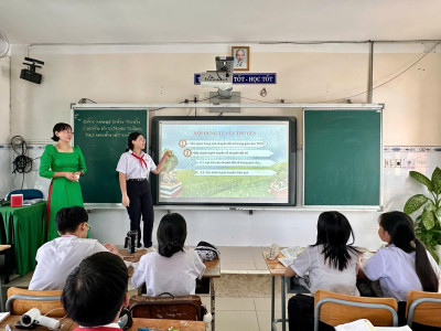 Học sinh tham gia môn Cờ vua