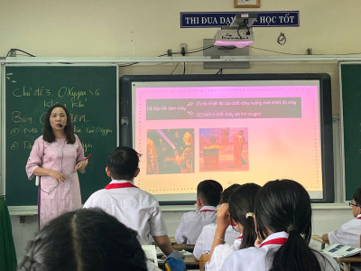 Học sinh tham gia môn Cờ vua