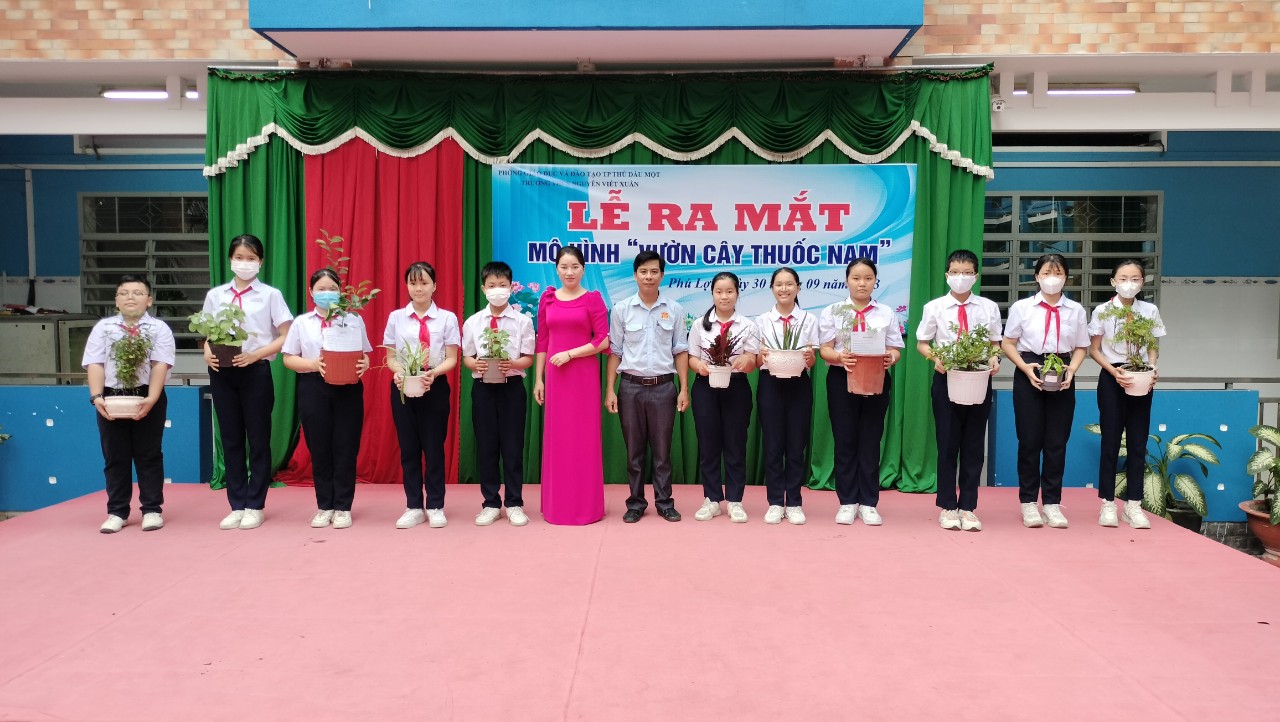 Lễ ra mắt mô hình "Vườn cây thuốc nam"