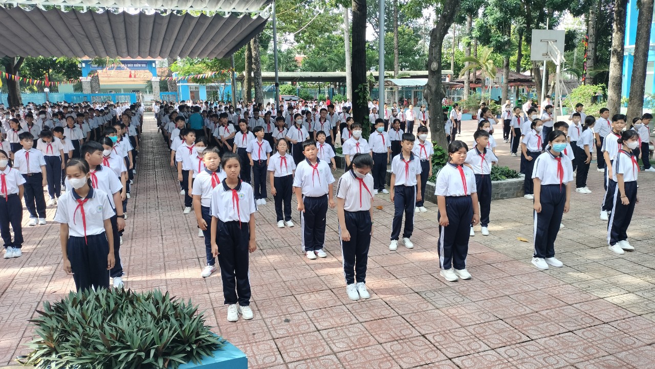 Trường tổ chức tập thể dục giữa giờ