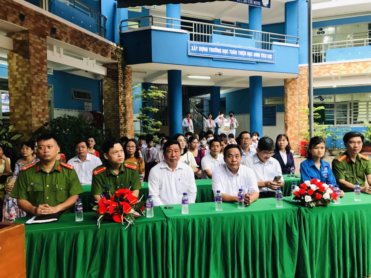 Mô hình cổng trường An toán giao thông