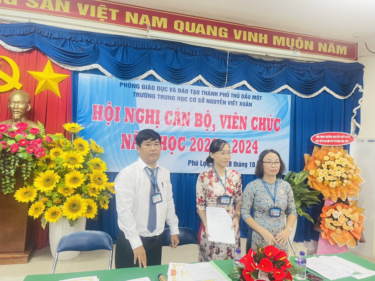 Ký cam kết