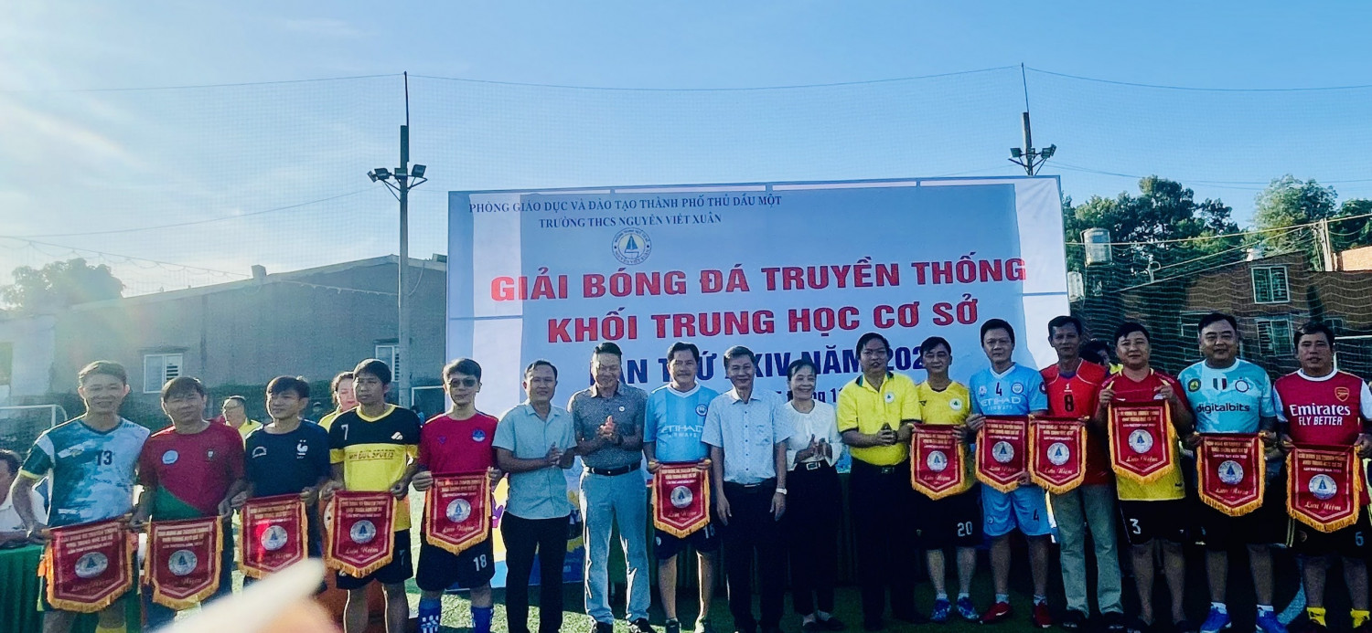 Giải bóng đá truyền thống khối THCS - năm 2023