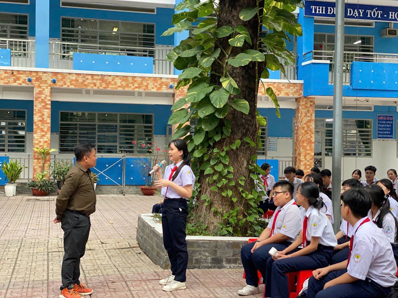 TRAO DOI HS min