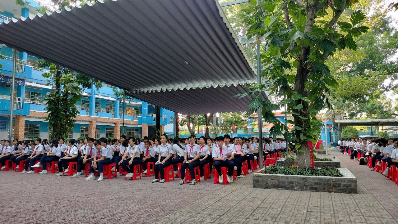 Tiết hoạt dưới cờ đầu tuần của trường THCS Nguyễn Viết Xuân