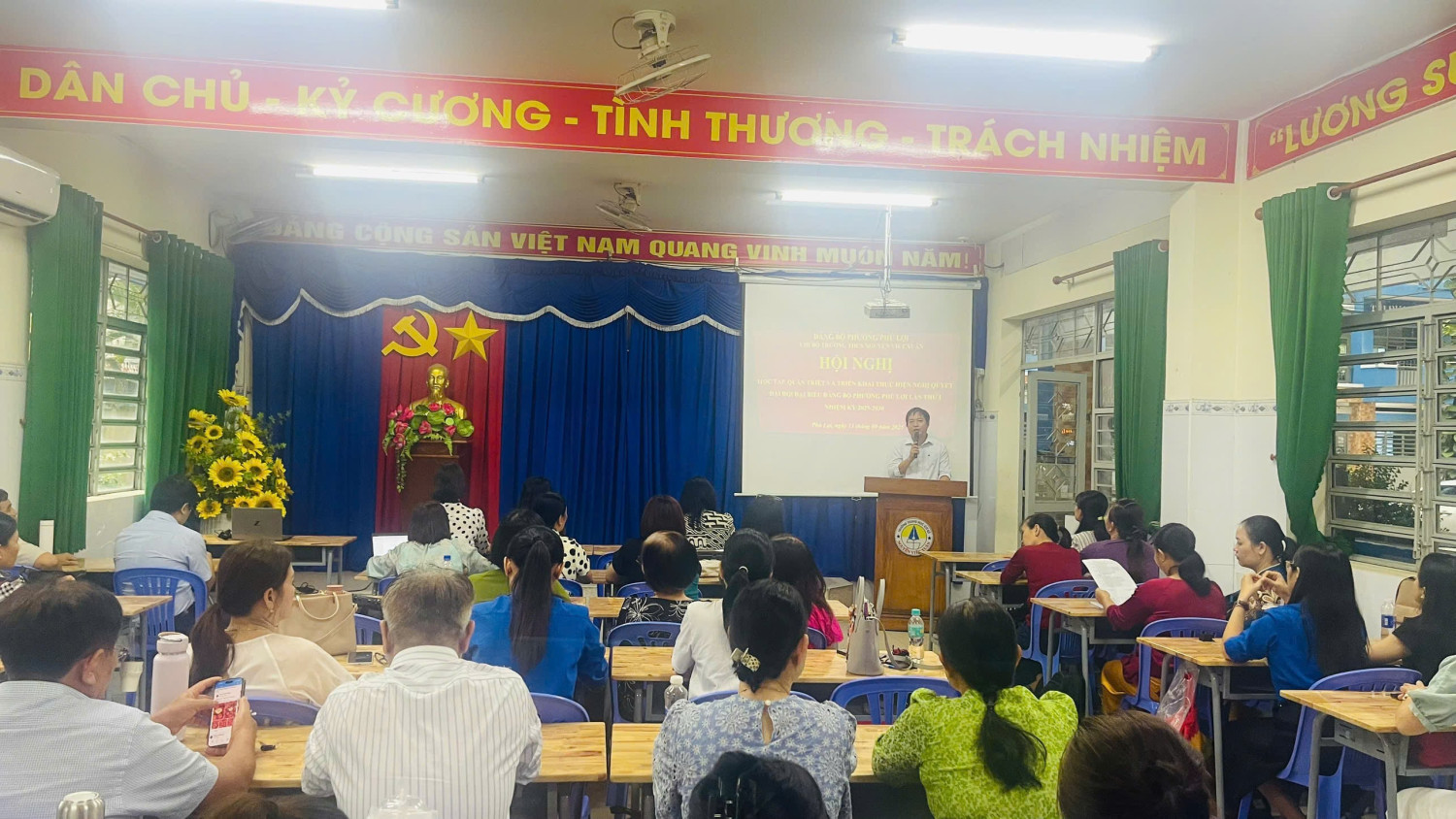 Quang cảnh buổi triển khai