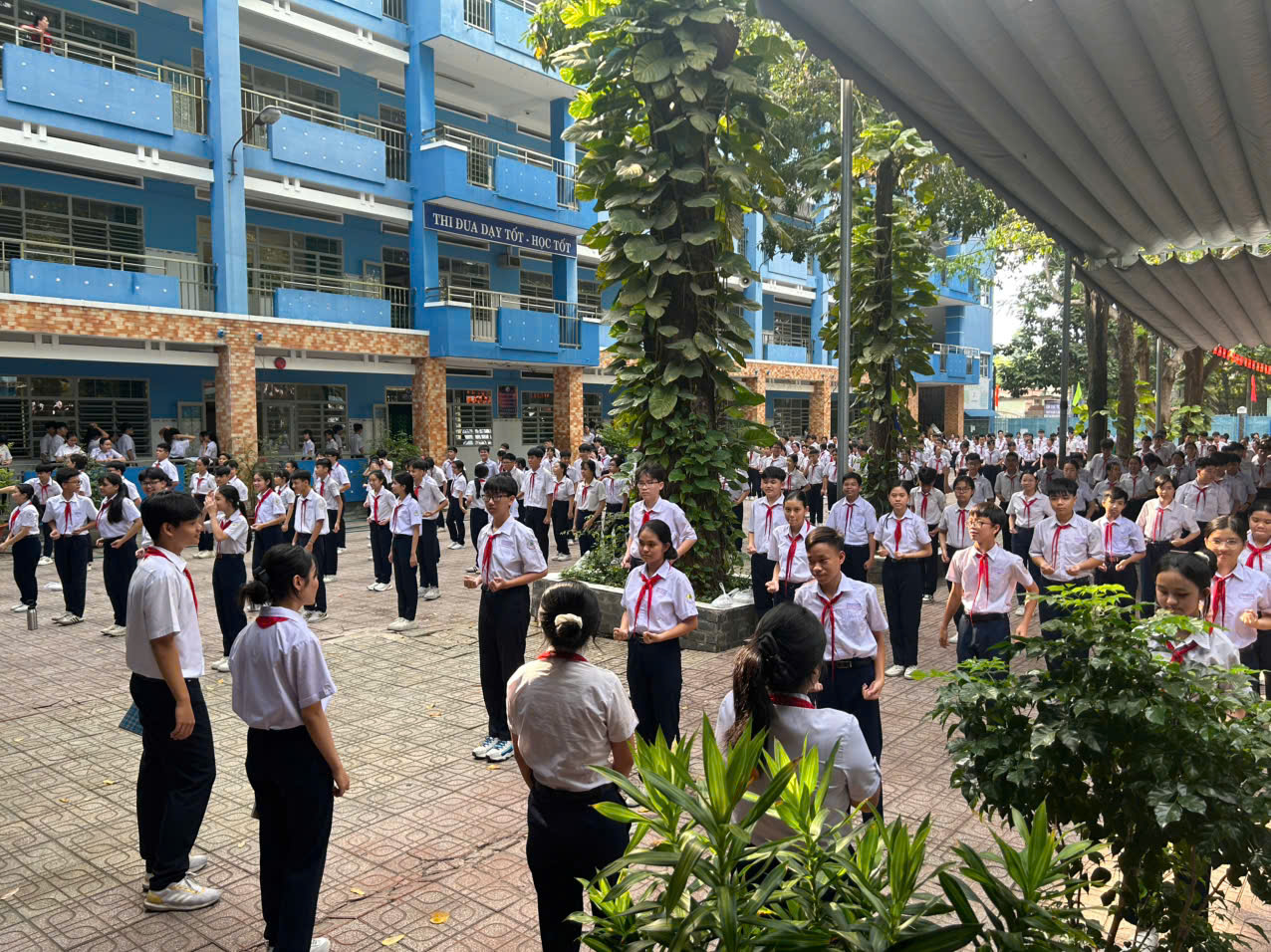 Trường THCS Nguyễn Viết Xuân tiếp tục duy trì và phát huy hiệu quả hoạt động thể dục giữa giờ với bài võ nhạc Vovinam.