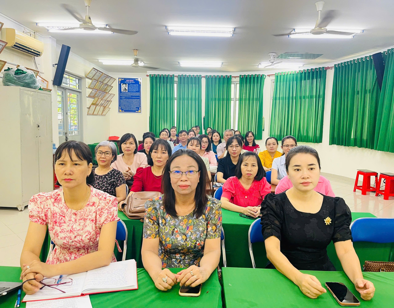 Đảng viên tham dự hội nghị